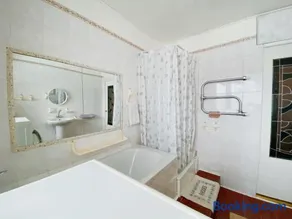 Erdvus butas su balkonu šalia ežero ir stadiono - Image 4