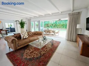 Umhlanga Stunning Villa Sleeps 8 Pool Sauna Beach Access - Image 3