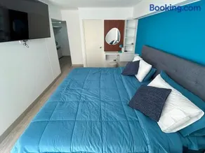 Modern 3-Bedroom Apartment Near Larcomar & Kennedy - Image 1
