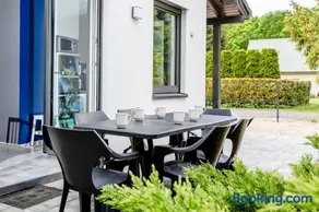 Dom OSTOYA Wrzosowo - Ogród, Plac Zabaw & Klimatyzacja by Noclegi Renters - Image 3