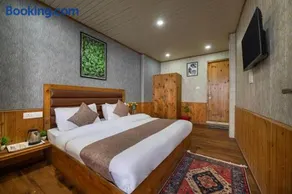 Valley Vista Rooms l Restaurant and Cafe l Forest Treks l Kufri by Exotic Stays - Image 3