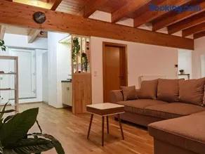 BeeHome Apartment - Image 2