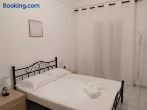 Vicky's Apartment, Aliko - Image 3