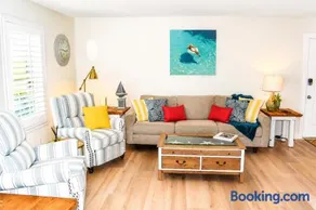 Bright Coastal Condo - Image 1