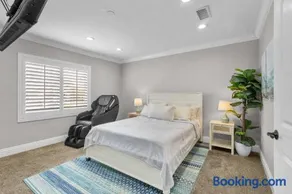 San Pedro 5BR - Coastal Retreat by Colby & Conrad - Image 2