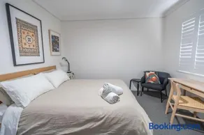 Clovelly Bargain, Perfect for Families - Image 3