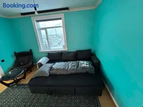 Chic Townhouse - Views Telescope Balcony BBQ - Image 3