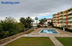 Primera Linea de Mar con Piscina en EbreHogar - Image 2
