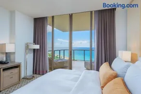 3MM Oceanfront Residence at Finest Bal Harbour Resort - Hotel Amenities - Image 2
