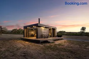 Luxury Vineyard Cabin Escape - Image 1