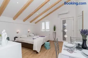 Studio Apartment Harmony NP Krka - Image 1