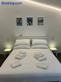 Lake Home Apartments - Image 1