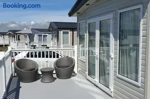 The Sea Breeze - 8 Berth Premium Caravan in Camber Sands - Image 4
