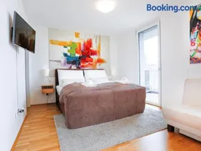 Penthouse Studio with Terrace, Pool, Sauna and City View at HBF Main Station - Image 1