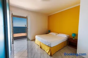 Ravello Art Apartments - Image 3