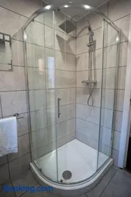 One Bedroom ground floor flat - Image 3