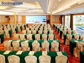 Vienna International Hotel Shenzhen Dameisha - Image 2