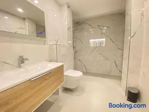 Lux and Big Apartment - Image 1