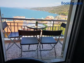 Sea View Apartment with 3 Bedrooms in Amfilochia - Image 2