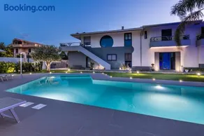 Villa Teocrito Piscina & Mare - Image 2