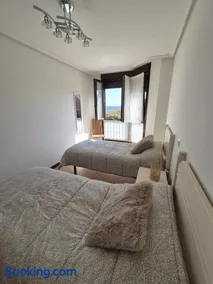Dúplex 3 habitaciones y 2 baños Fantásticas vistas al mar - Image 2