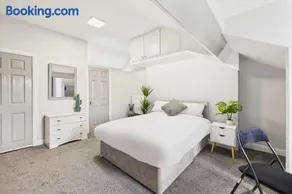 Host & Stay - Crosby House - Image 3