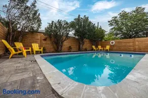 Custom Luxury 2BR Marble Pool Games Rm Fire Pit - Image 3