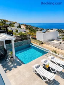 Stunning 3-Bedroom Sea View Villa with Private Pool, Garden & BBQ in Yalıkavak, Bodrum - Image 2