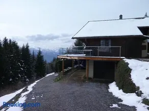 Chalet traditionnel avec jacuzzi extérieur - Image 4