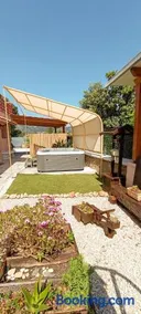George & Helen's House - Image 5
