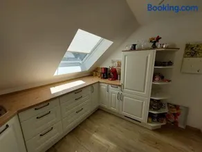 Große, helle Wohnung mit sonnigem Balkon - Image 2
