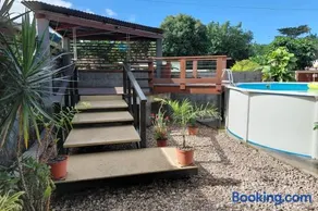 Spacious Family House with Pool - Image 5