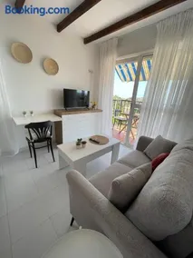 Hostal los Caleros Apartamentos y Estudios - Image 1