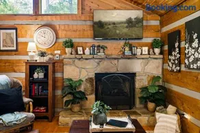 View Hot Tub-Sauna-Fire Pit-Fireplace-Honeymoon - Image 5