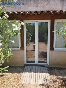 Rez de villa avec jardin - Image 1