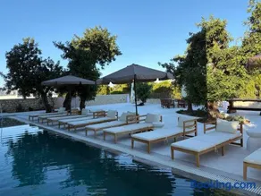 Villa Beyond a Helena Luxus property - Image 1