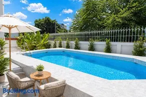 Private Pool Villa Resort style, Heart in bkk ,metro,cabaret show,RCA, jodd fair,chatuchak - Image 3