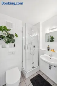 Go2Cozy Apartments - Quiet Central Studio, Free Parking - Image 2