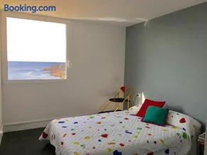 Cosy apartment with fabulous SEA VIEWS 70's style - Image 3