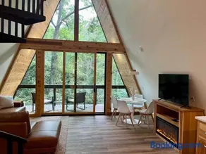 Black Gum Getaway-Cozy Forest A-frame Near Bentonville - Image 2