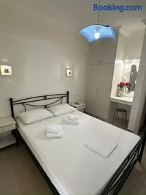 Tsakalos Apartments - Image 2