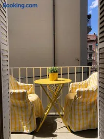 Maison Biscuit. Apartament a la plaça de la vila - Image 4