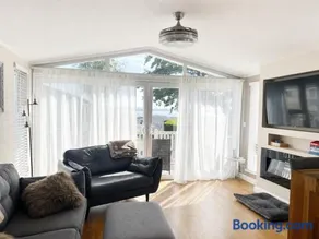 43 Harbour View - Image 1