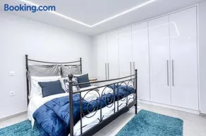 Luminous Luxury House - Image 1