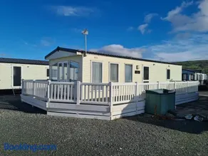Barmouth Lyons Sunnysands 48 - Image 2