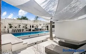 Wellness Villa Resort - Image 2