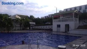 Full House - Image 2
