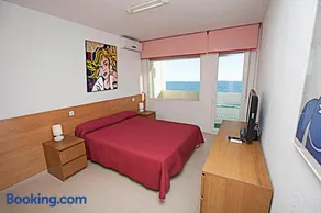 Apartamento con vistas al mar primera linea playa Matalascañas - Image 1