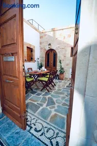 Villa Patitiri Traditional House with hot tub - Image 1