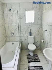 kwamapulaneng guest house - Image 2